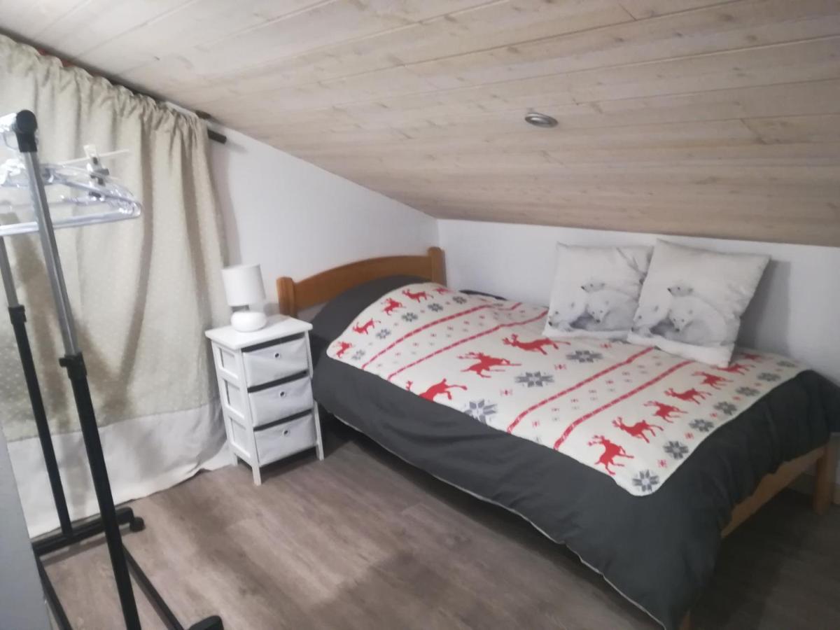 Chambre Les Ormes Bed & Breakfast Enchastrayes Eksteriør bilde